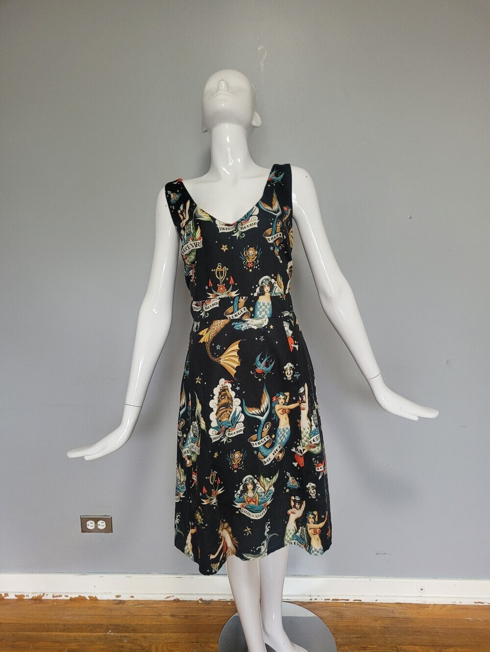 Cherry Velvet Angelina Dress In Sink Or Swim Print, VGUC, Size 1X - Picture 2 of 9